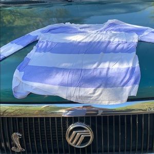 Long sleeve (down to elbow) shirt